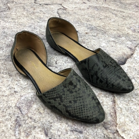 Free People Shoes - Free People D'Orsay Flat Pointy Leather Snake Skin